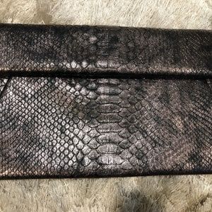 Urban Expressions Emilia Clutch